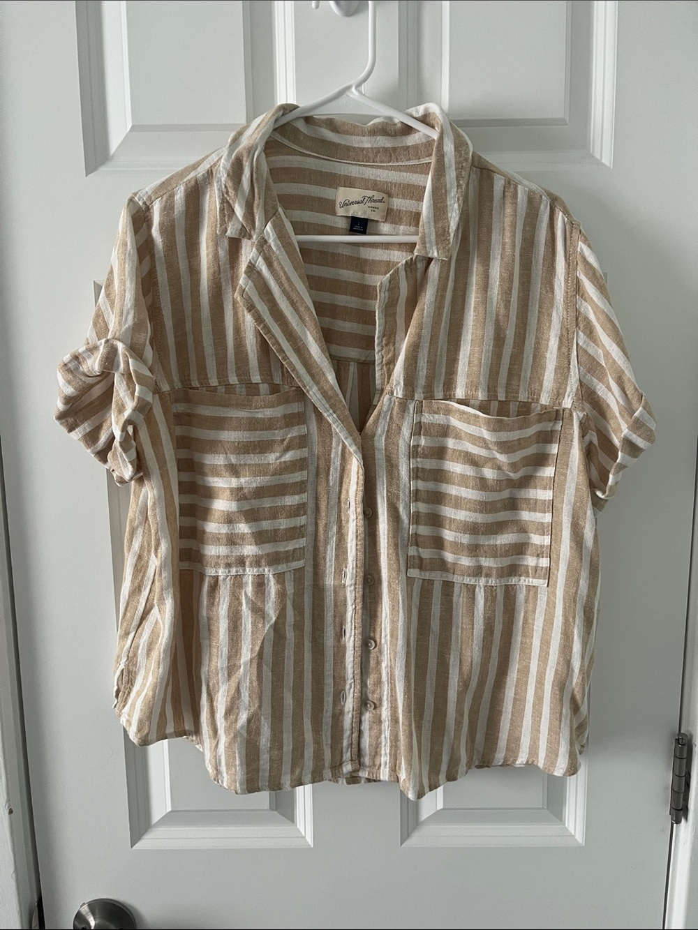 Universal Thread Beige and White Striped Short-Sleeve Button-Down Shirt
